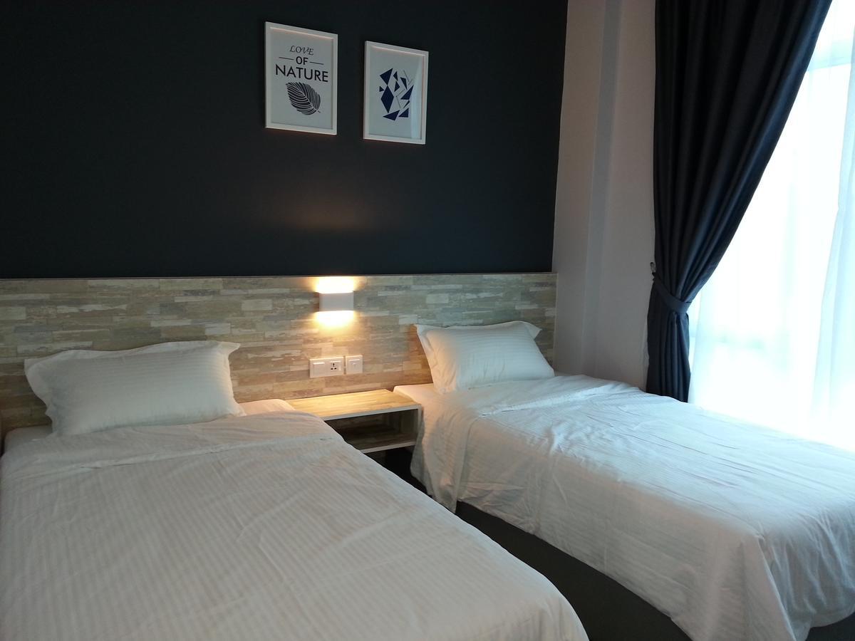 L Hotel Simpang Renggam Exterior photo