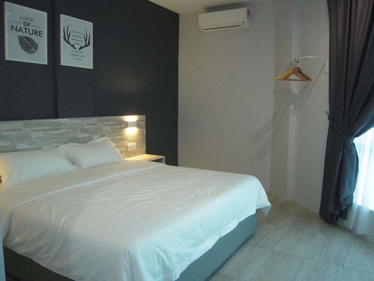 L Hotel Simpang Renggam Exterior photo