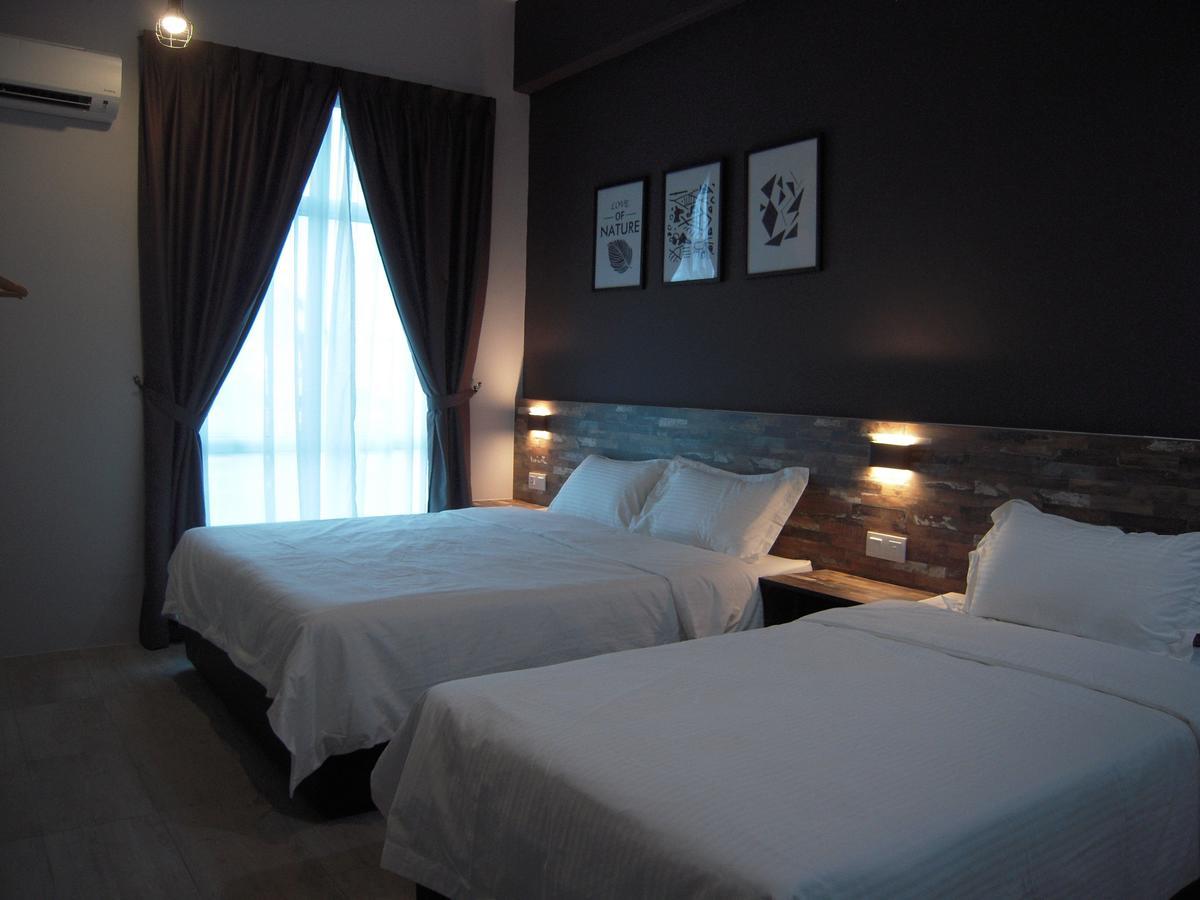 L Hotel Simpang Renggam Exterior photo